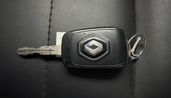 2020 Renault TRIBER RXE MT, Petrol, Manual, 39,097 km, Key Close Up