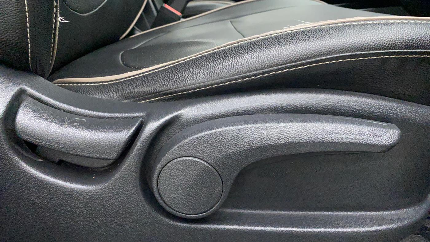 2018 Hyundai Creta 1.6 SX PLUS AUTO PETROL, Petrol, Automatic, 94,177 km, Driver Side Adjustment Panel