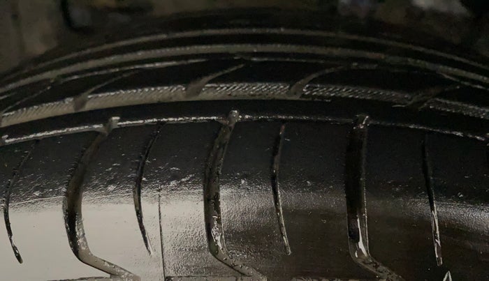 2017 Maruti Vitara Brezza VDI (O), Diesel, Manual, 89,916 km, Left Front Tyre Tread