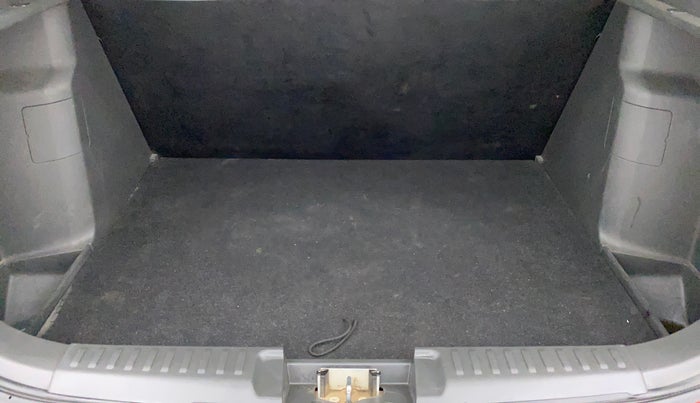 2017 Maruti Vitara Brezza VDI (O), Diesel, Manual, 89,916 km, Boot Inside