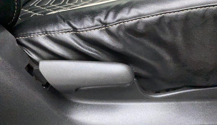 2017 Maruti Vitara Brezza VDI (O), Diesel, Manual, 89,916 km, Driver Side Adjustment Panel