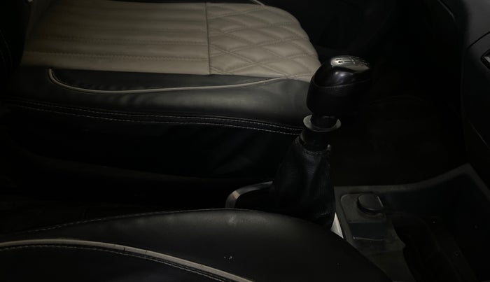 2016 Renault Kwid RXT 0.8, Petrol, Manual, 93,026 km, Gear Lever