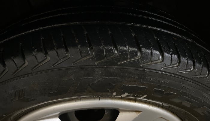 2016 Renault Kwid RXT 0.8, Petrol, Manual, 93,026 km, Left Front Tyre Tread