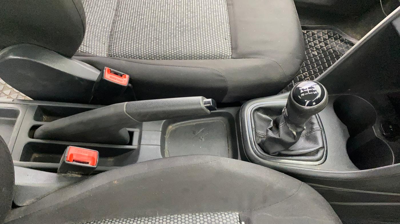 2019 Volkswagen Ameo TRENDLINE 1.0L, CNG, Manual, 45,977 km, Gear Lever