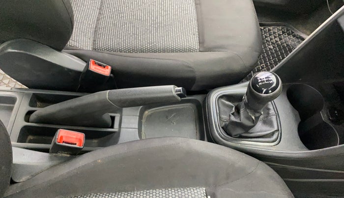 2019 Volkswagen Ameo TRENDLINE 1.0L, CNG, Manual, 45,977 km, Gear Lever