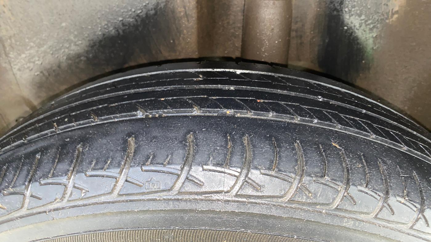 2019 Volkswagen Ameo TRENDLINE 1.0L, CNG, Manual, 45,977 km, Left Rear Tyre Tread