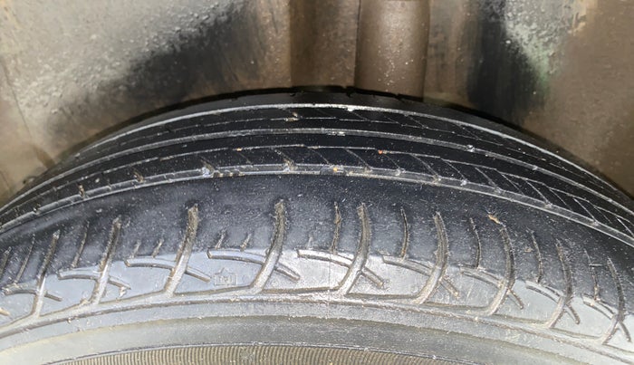 2019 Volkswagen Ameo TRENDLINE 1.0L, CNG, Manual, 45,977 km, Left Rear Tyre Tread
