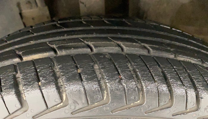 2017 Renault Kwid RXT 1.0, Petrol, Manual, 19,160 km, Left Front Tyre Tread