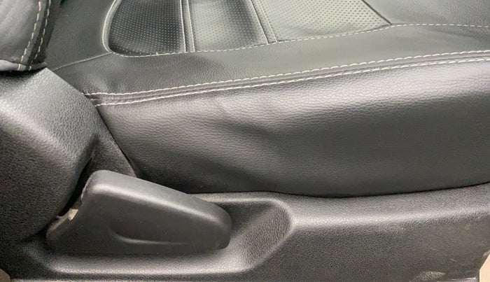 2017 Renault Kwid RXT 1.0, Petrol, Manual, 19,160 km, Driver Side Adjustment Panel