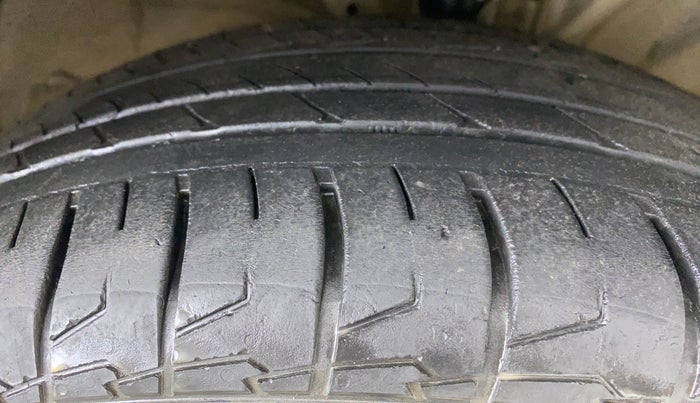 2020 Hyundai Creta SX 1.6 DIESEL, Diesel, Manual, 1,05,334 km, Right Front Tyre Tread