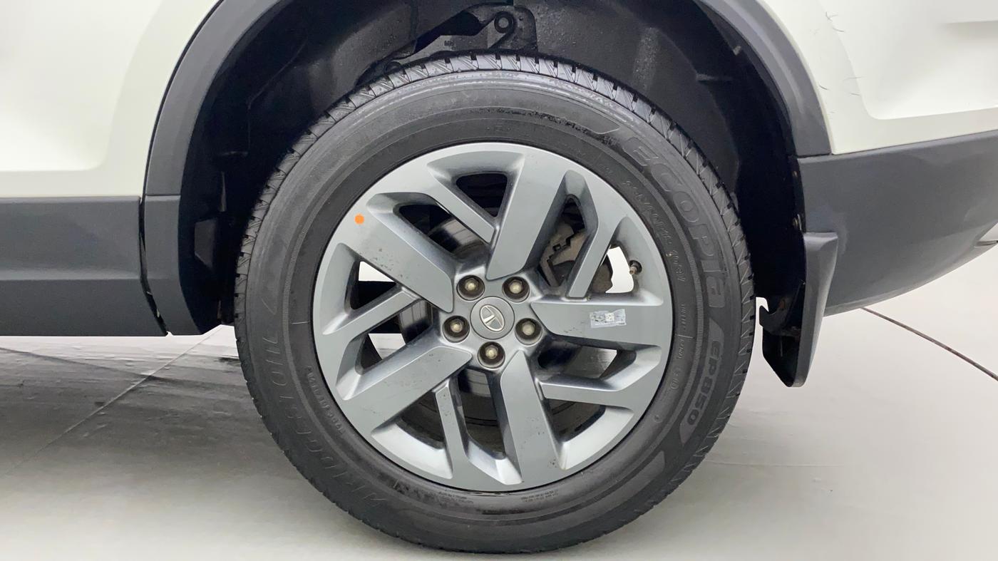 2021 Tata Safari XT, Diesel, Manual, 23,728 km, Left Rear Wheel