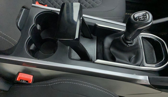 2021 Tata Safari XT, Diesel, Manual, 23,728 km, Gear Lever