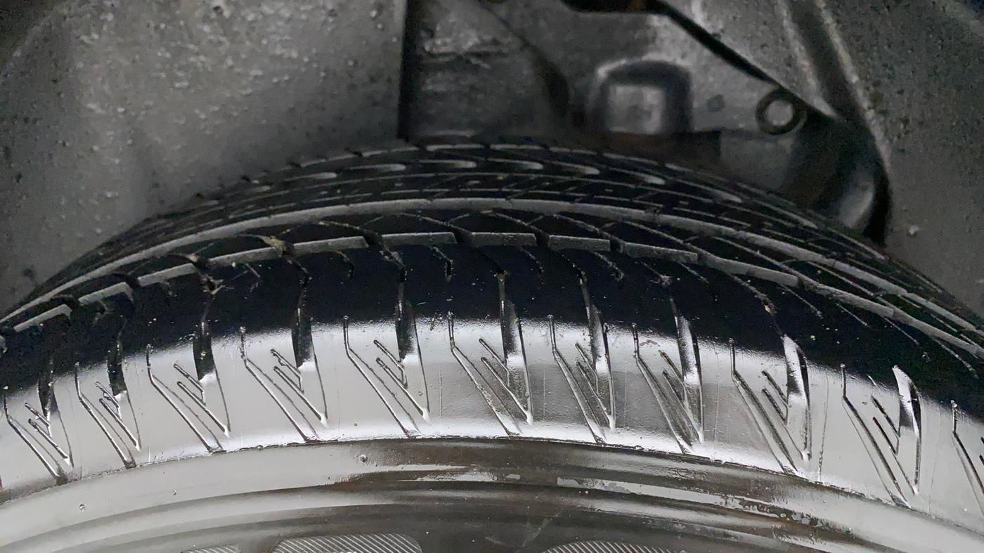 2021 Tata Safari XT, Diesel, Manual, 23,728 km, Right Rear Tyre Tread
