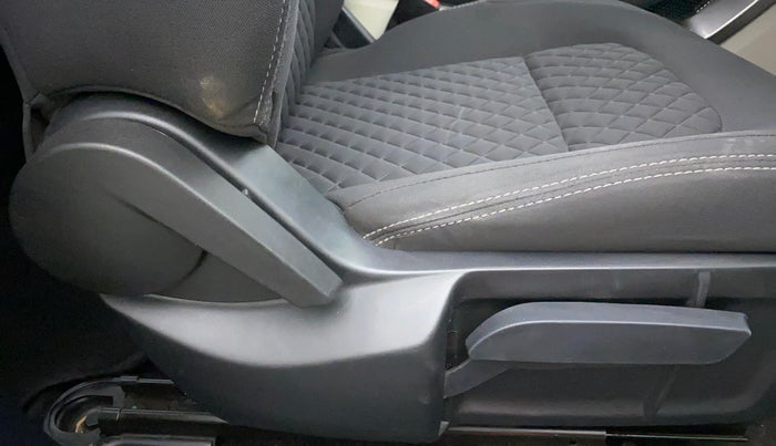 2021 Tata Safari XT, Diesel, Manual, 23,728 km, Driver Side Adjustment Panel