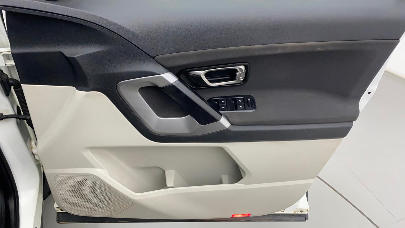 2021 Tata Safari XT, Diesel, Manual, 23,728 km, Driver Side Door Panels Control