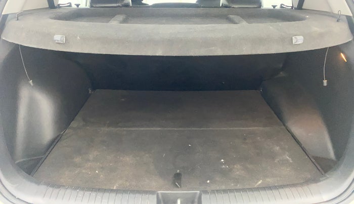 2017 Hyundai Creta SX PLUS 1.6 PETROL SPECIAL EDITION, Petrol, Manual, 73,358 km, Boot Inside