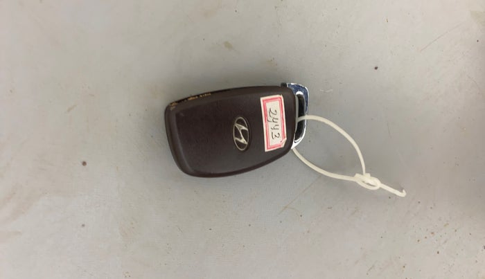 2017 Hyundai Creta SX PLUS 1.6 PETROL SPECIAL EDITION, Petrol, Manual, 73,358 km, Key Close Up