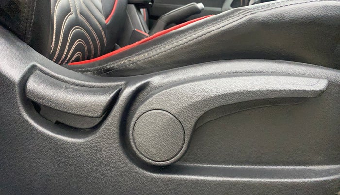 2017 Hyundai Creta SX PLUS 1.6 PETROL SPECIAL EDITION, Petrol, Manual, 73,358 km, Driver Side Adjustment Panel