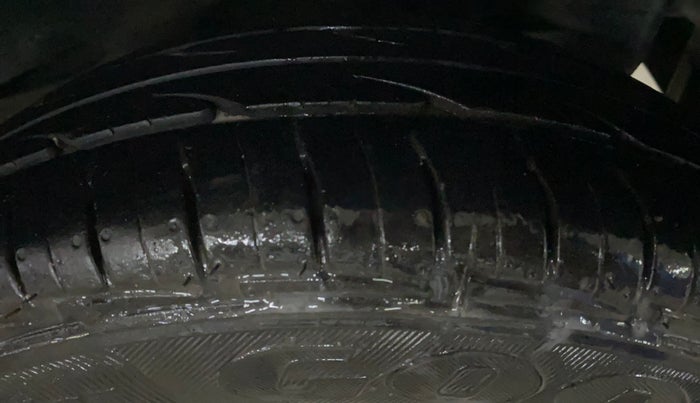 2015 Hyundai Eon ERA +, Petrol, Manual, 67,607 km, Left Rear Tyre Tread