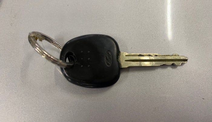 2015 Hyundai Eon ERA +, Petrol, Manual, 67,607 km, Key Close Up