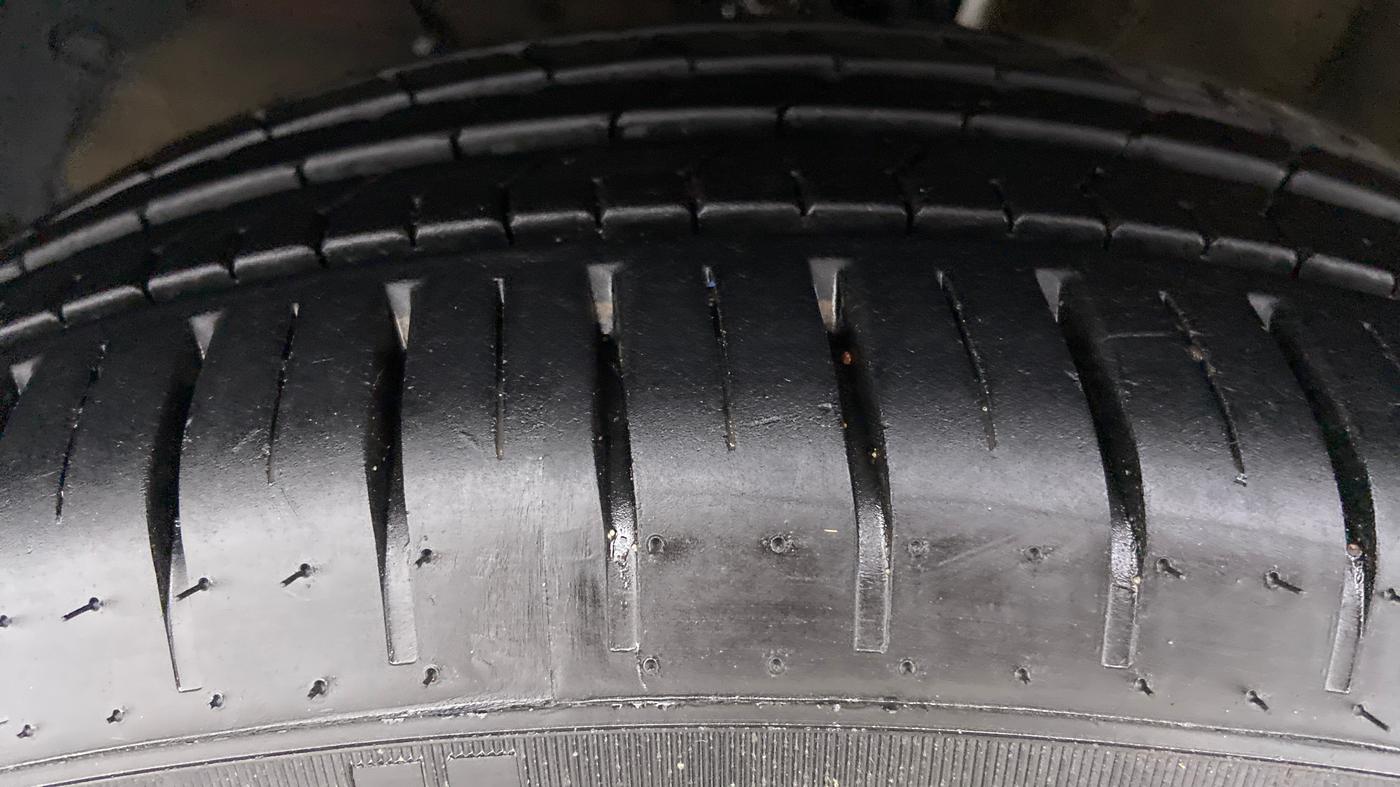 2021 Maruti Baleno ZETA PETROL 1.2, Petrol, Manual, 2,877 km, Left Front Tyre Tread