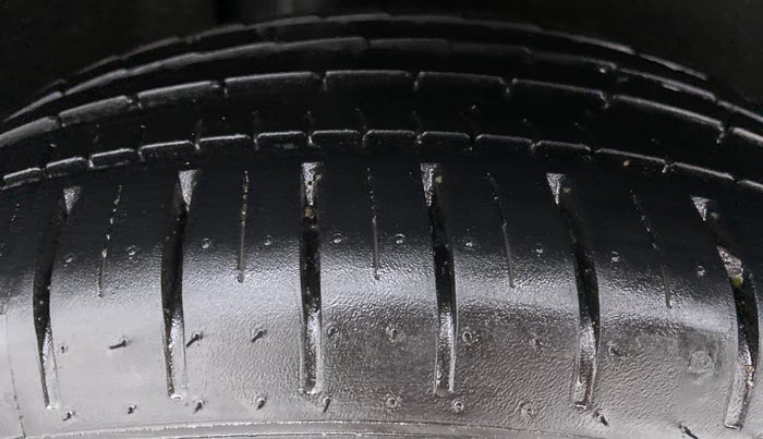 2021 Maruti Baleno ZETA PETROL 1.2, Petrol, Manual, 2,877 km, Right Rear Tyre Tread