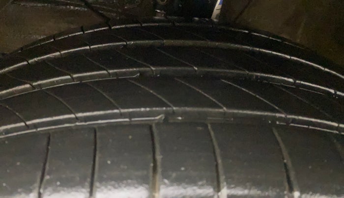 2018 Maruti Baleno ALPHA PETROL 1.2, Petrol, Manual, 1,03,548 km, Left Front Tyre Tread