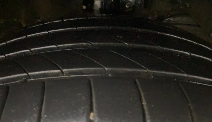 2018 Maruti Baleno ALPHA PETROL 1.2, Petrol, Manual, 1,03,548 km, Right Front Tyre Tread