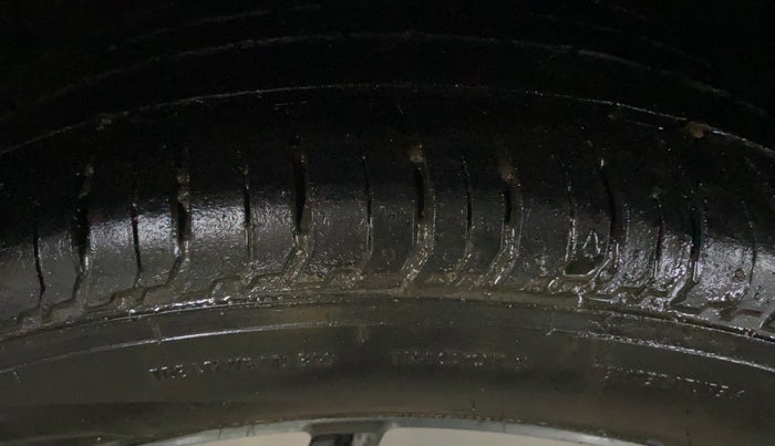 2020 Hyundai NEW I20 ASTA 1.2 AT, Petrol, Automatic, 49,082 km, Right Rear Tyre Tread