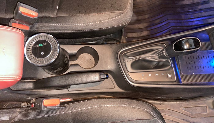 2020 Hyundai NEW I20 ASTA 1.2 AT, Petrol, Automatic, 49,082 km, Gear Lever