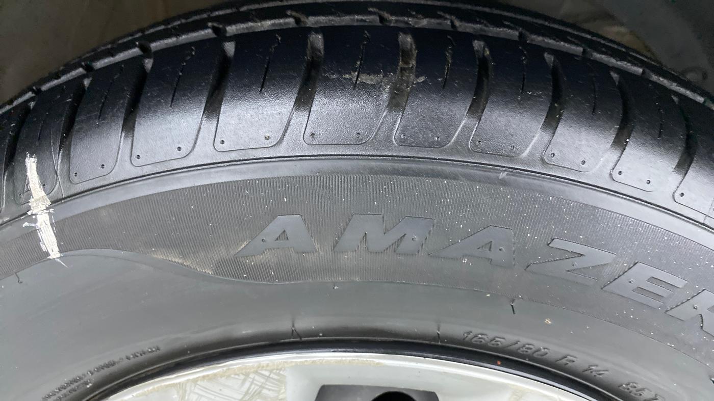 2018 Maruti Swift VXI D, Petrol, Manual, 21,679 km, Right Front Tyre Tread