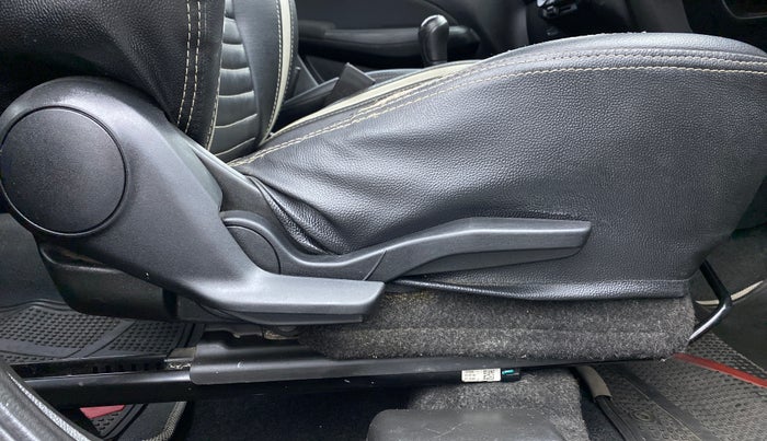 2018 Maruti Swift VXI D, Petrol, Manual, 21,679 km, Driver Side Adjustment Panel