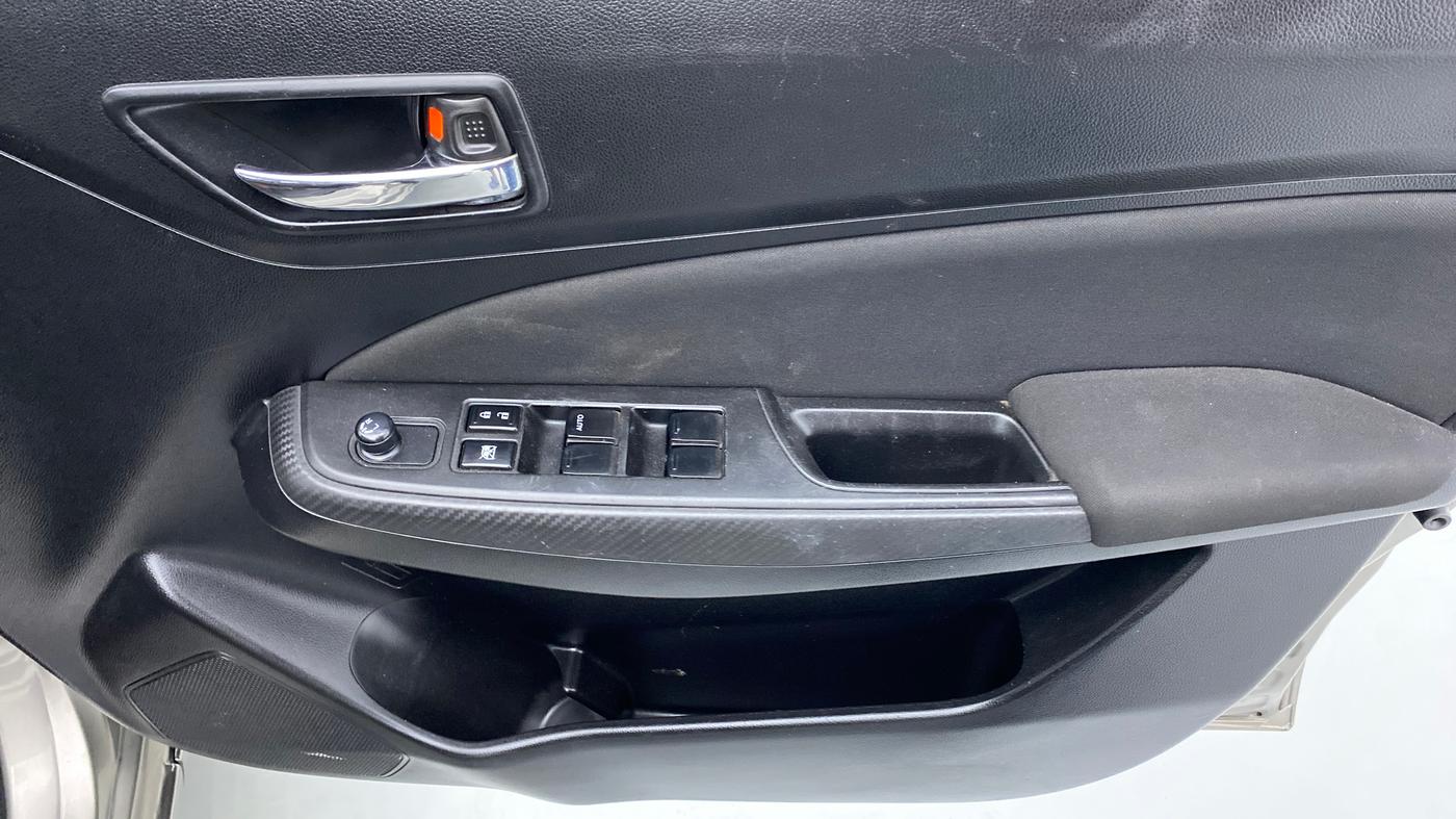 2018 Maruti Swift VXI D, Petrol, Manual, 21,679 km, Driver Side Door Panels Control