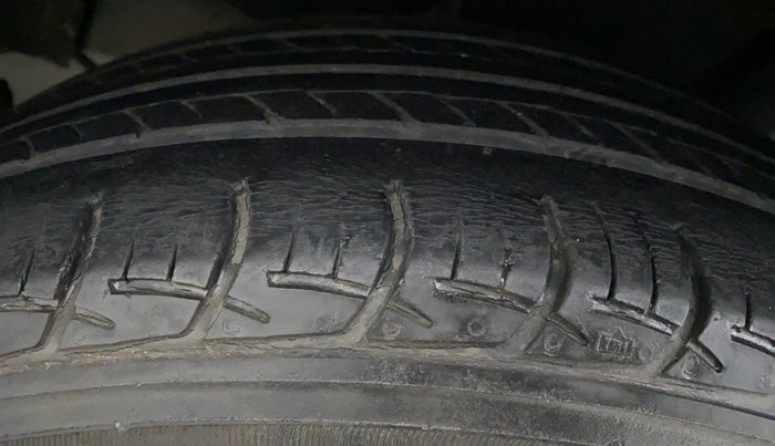 2018 Maruti Baleno DELTA PETROL 1.2, Petrol, Manual, 37,802 km, Right Rear Tyre Tread