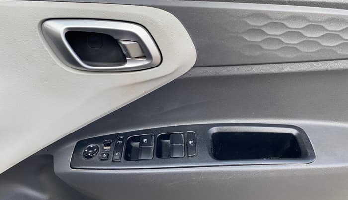 2022 Hyundai GRAND I10 NIOS SPORTZ 1.2 KAPPA VTVT CNG, CNG, Manual, 69,032 km, Driver Side Door Panels Control