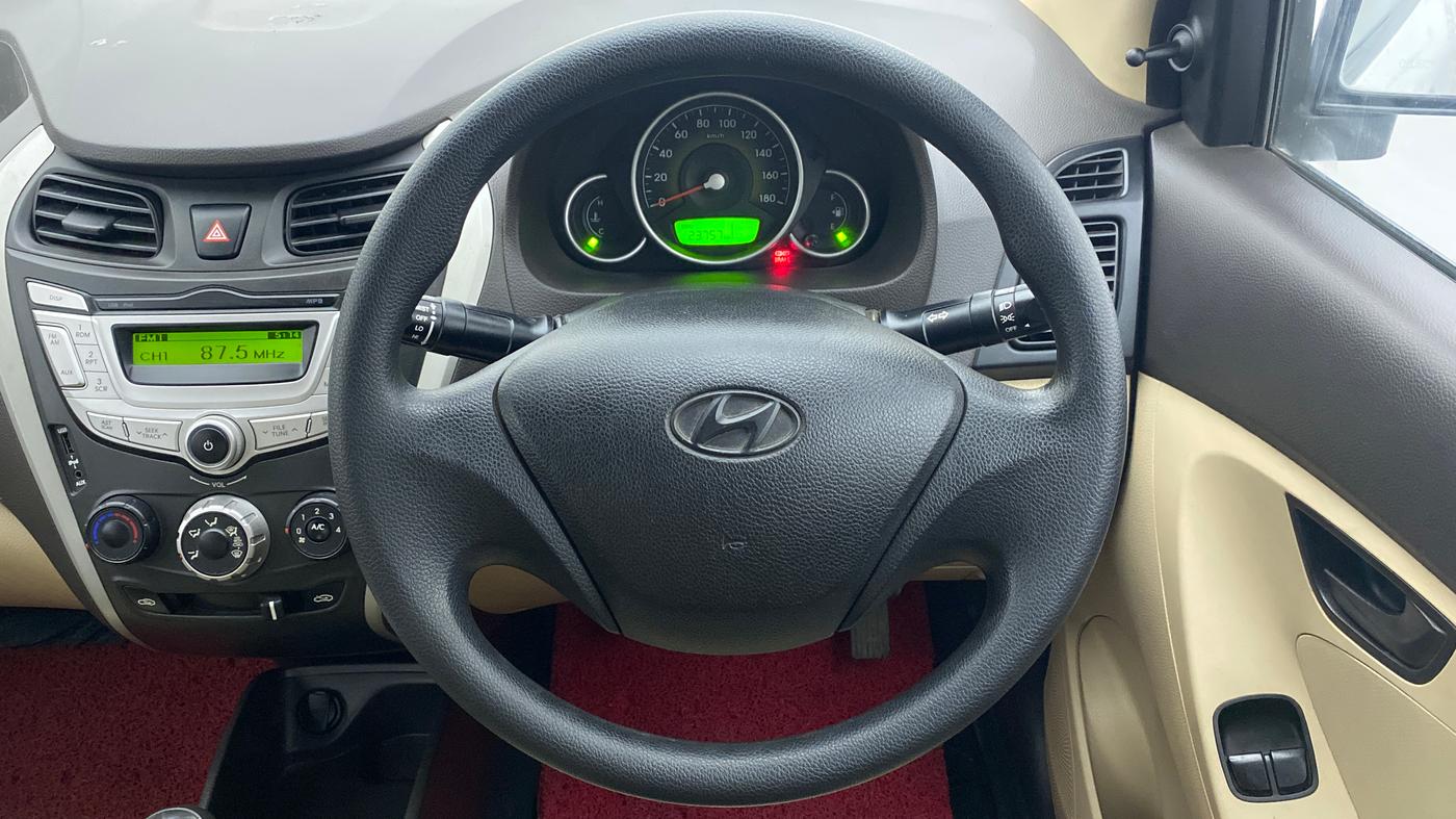 2017 Hyundai Eon MAGNA PLUS, Petrol, Manual, 23,855 km, Steering Wheel Close Up