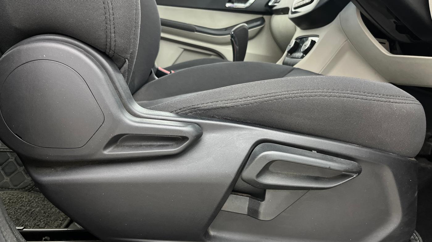 2023 Tata TIGOR XZA PLUS PETROL, Petrol, Automatic, 21,284 km, Driver Side Adjustment Panel