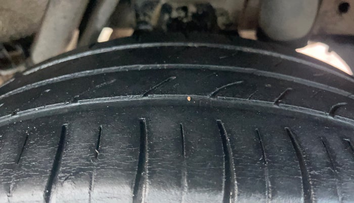 2016 Mahindra Kuv100 K8 D 6 STR, Diesel, Manual, 1,05,756 km, Left Rear Tyre Tread