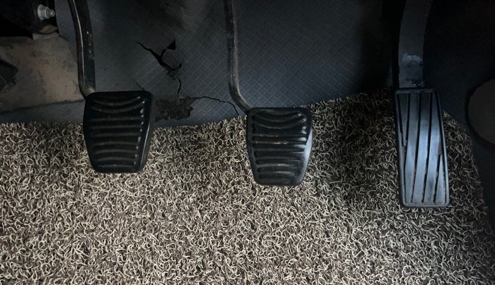 2016 Mahindra Kuv100 K8 D 6 STR, Diesel, Manual, 1,05,756 km, Pedals