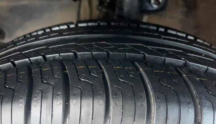 2016 Mahindra Kuv100 K8 D 6 STR, Diesel, Manual, 1,05,756 km, Left Front Tyre Tread