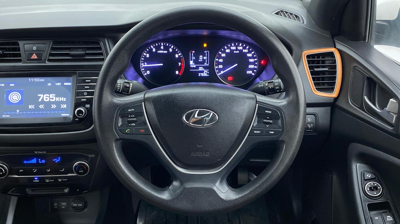 2017 Hyundai Elite i20 ASTA 1.2 DUAL TONE, Petrol, Manual, 37,696 km, Steering Wheel Close Up