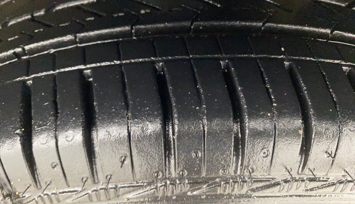 2017 Maruti Celerio VXI AMT, Petrol, Automatic, 54,489 km, Right Front Tyre Tread