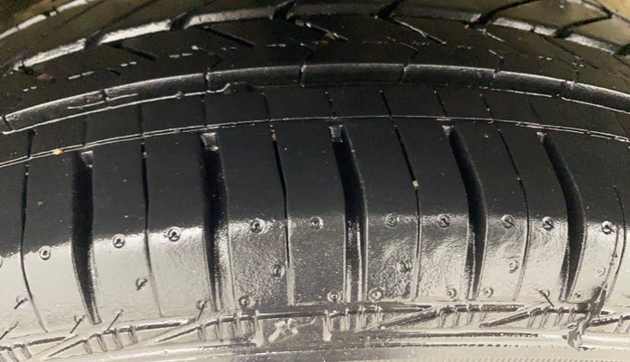 2017 Maruti Celerio VXI AMT, Petrol, Automatic, 54,489 km, Right Rear Tyre Tread