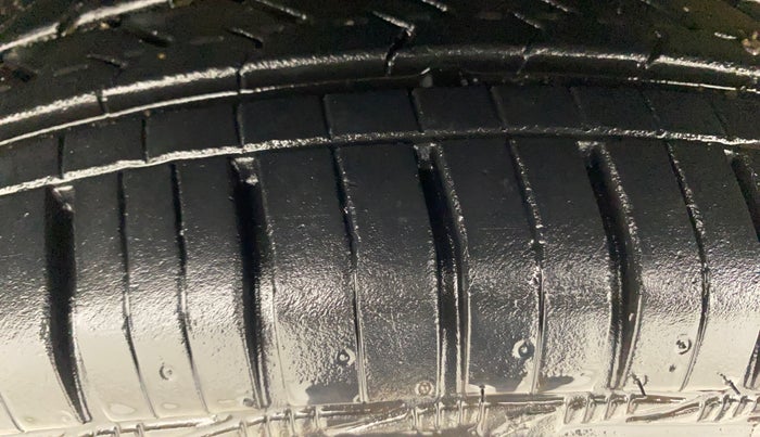 2017 Maruti Celerio VXI AMT, Petrol, Automatic, 54,489 km, Left Front Tyre Tread