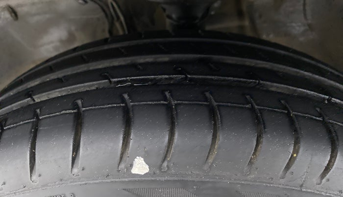 2020 Maruti Alto VXI, Petrol, Manual, 36,270 km, Left Front Tyre Tread