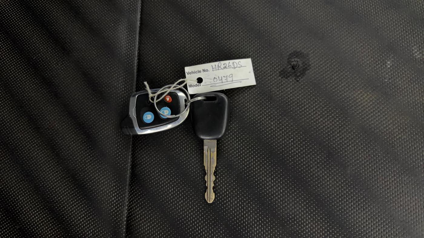 2018 Maruti Swift LXI, Petrol, Manual, 64,661 km, Key Close Up