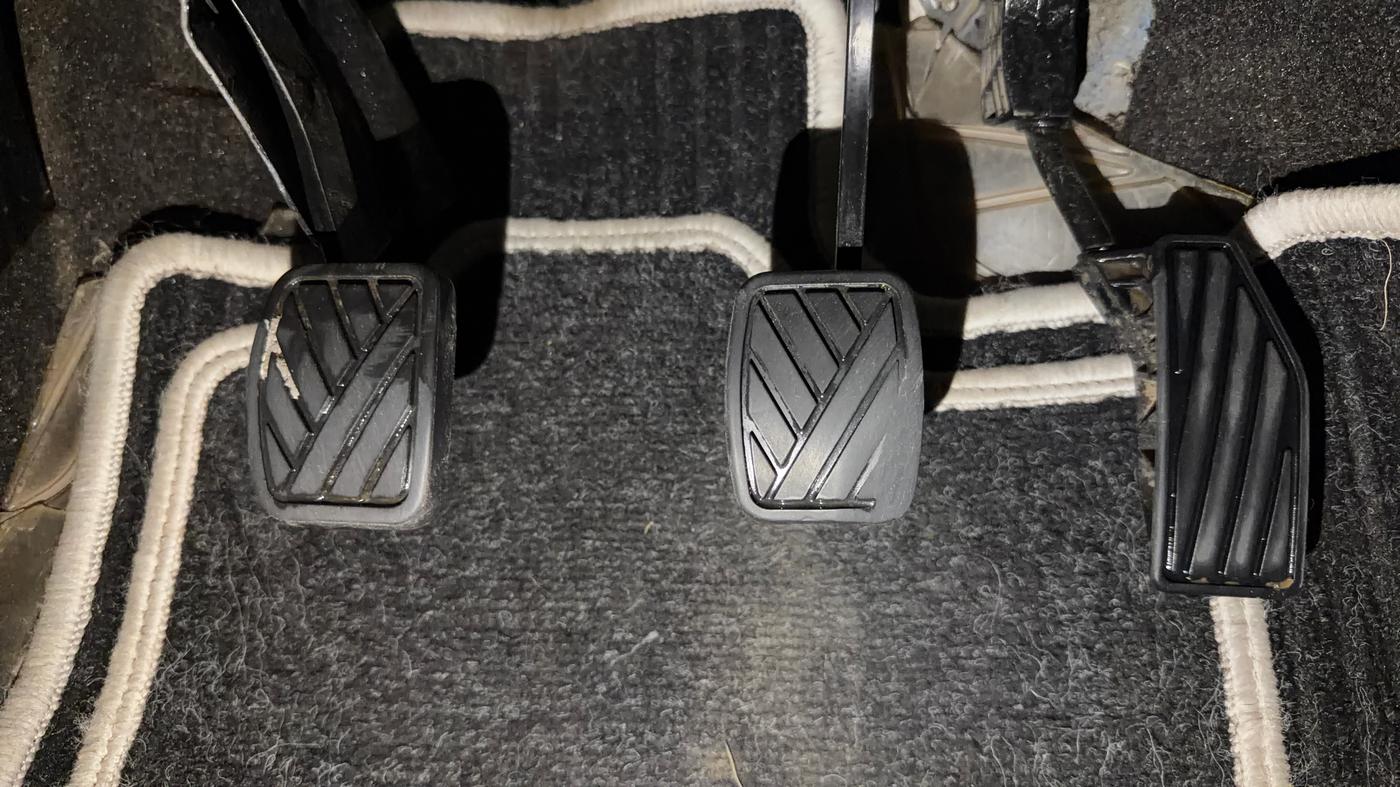 2018 Maruti Swift LXI, Petrol, Manual, 64,661 km, Pedals