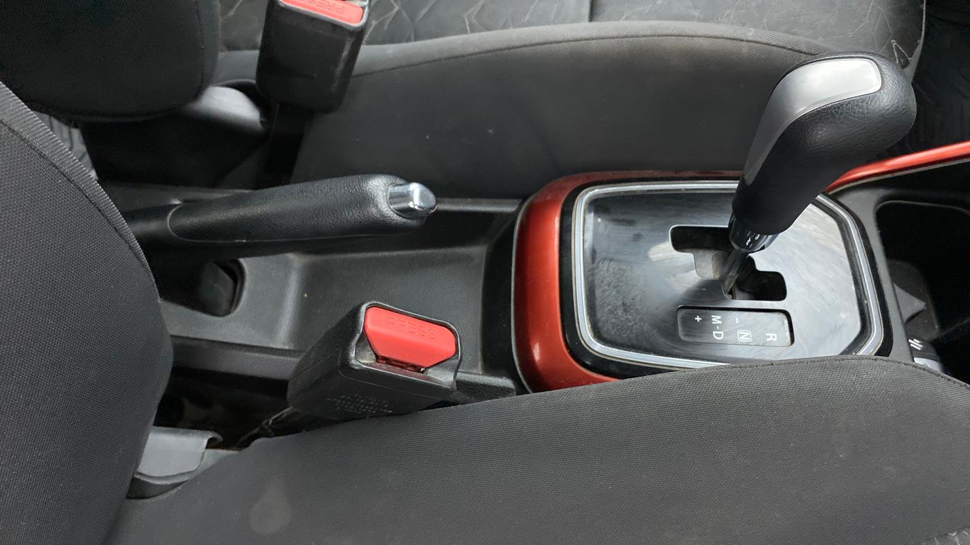 2018 Maruti IGNIS ALPHA 1.2 AMT DUAL TONE, Petrol, Automatic, 79,333 km, Gear Lever