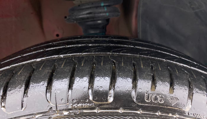2018 Maruti IGNIS ALPHA 1.2 AMT DUAL TONE, Petrol, Automatic, 79,333 km, Right Front Tyre Tread