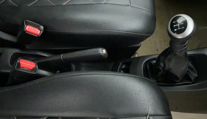 2016 Maruti Wagon R 1.0 VXI, Petrol, Manual, 97,105 km, Gear Lever